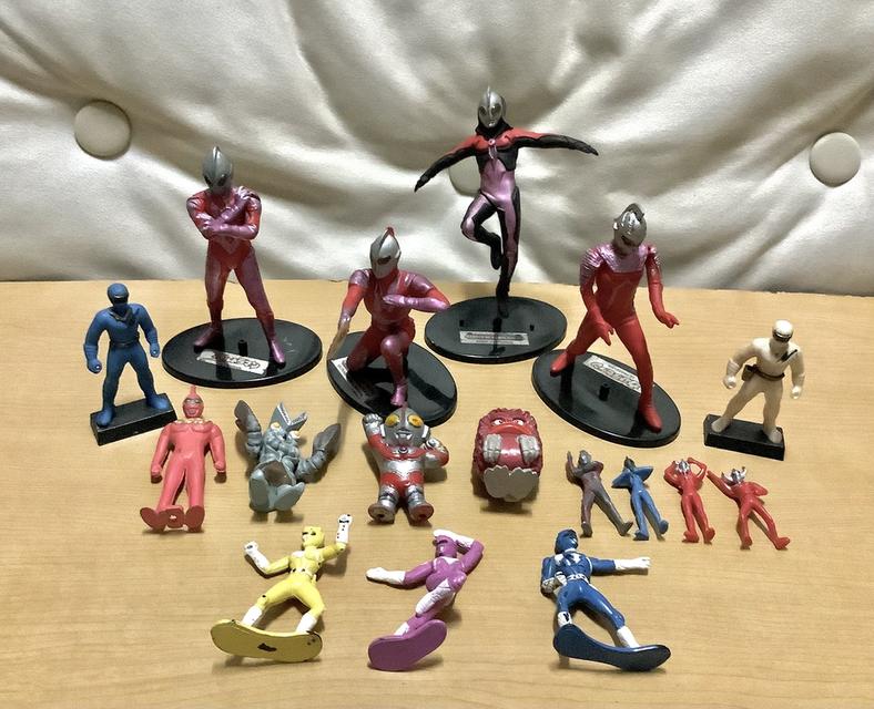 ขออนุญาตแอดมินปล่อย(เหมา)ยกชุดฟิกเกอร์อุลตร้าแมน (งานเก่า)