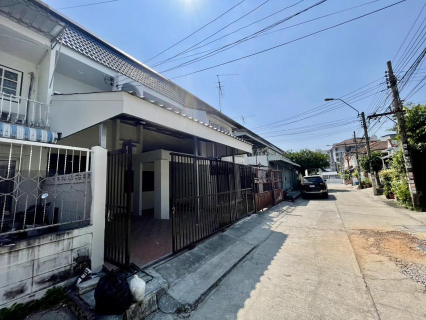 ขายด่วน!! ทาวน์เฮาส์ หมู่บ้านอมรพันธ์ 12 - 29 ตร.ว. 170 ตรม. *ใกล้ BTS สายหยุดเพียง 200 เมตร* 3