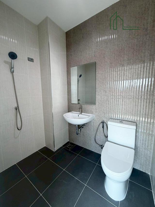 ทาวน์โฮม 3 ชั้น เล่นระดับ ซอยนาคนิวาส37 โชคชัย 16