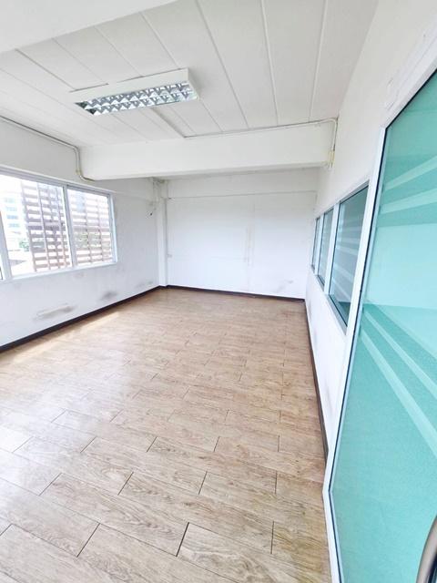 เซ็นทรัลลาดพร้าว 2 กม. MRTพหลโยธิน24 2.1กม.ซ. รัชดา25-33 100 ม. ให้เช่าสำนักงาน อาคารพาณิชย์ 5ชั้น ลาดพร้าว 375 ตร.ม Uni 7