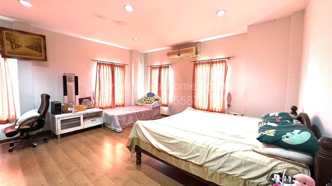 หมู่บ้านเดอะ ซิตี้ ปิ่นเกล้า-บรมราชชนนี  ถนนบรมราชชนนี แขวงศาลาธรรมสพน์ เขตทวีวัฒนา กรุงเทพมหานคร 18