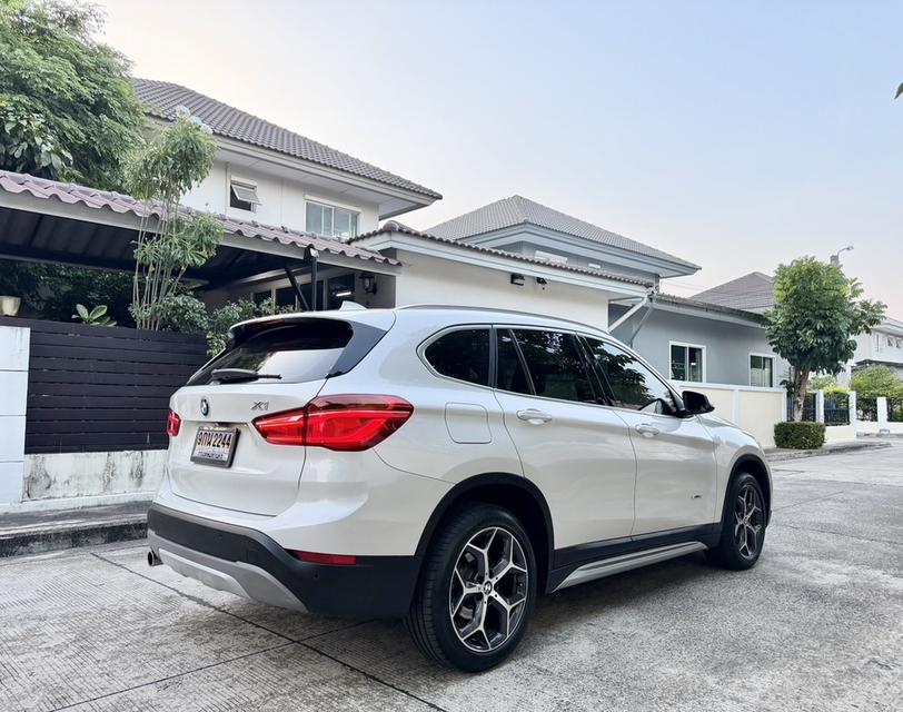 รหัสรถ AP2244 BMW X1 sDrive18i xLine ปี18 สีขาว รูปที่ 3