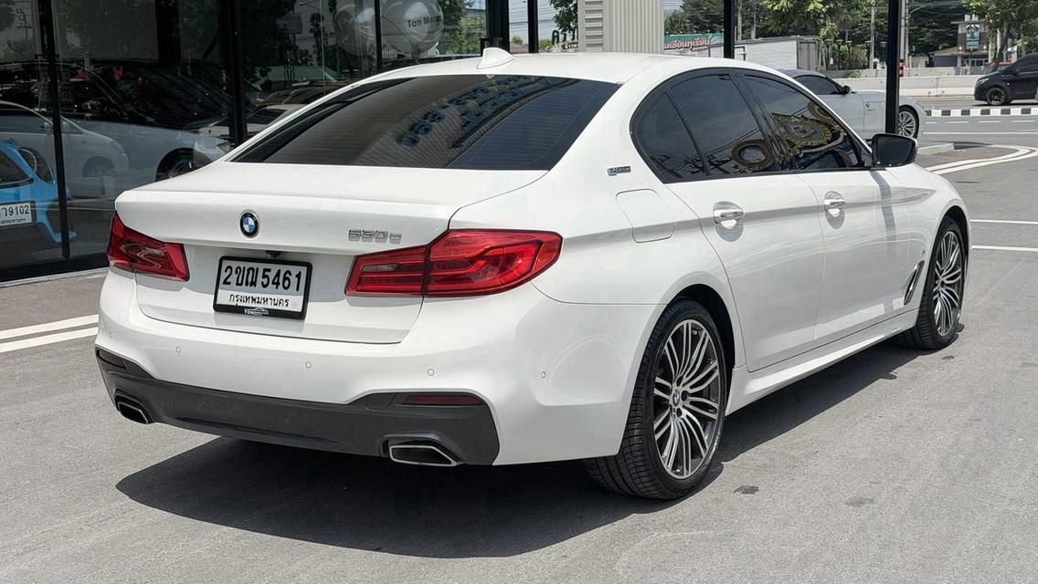 (แจ้งรหัสรถ KPV5461) 2018 จด 23 BMW 530e 2.0 M SPORT รูปที่ 15