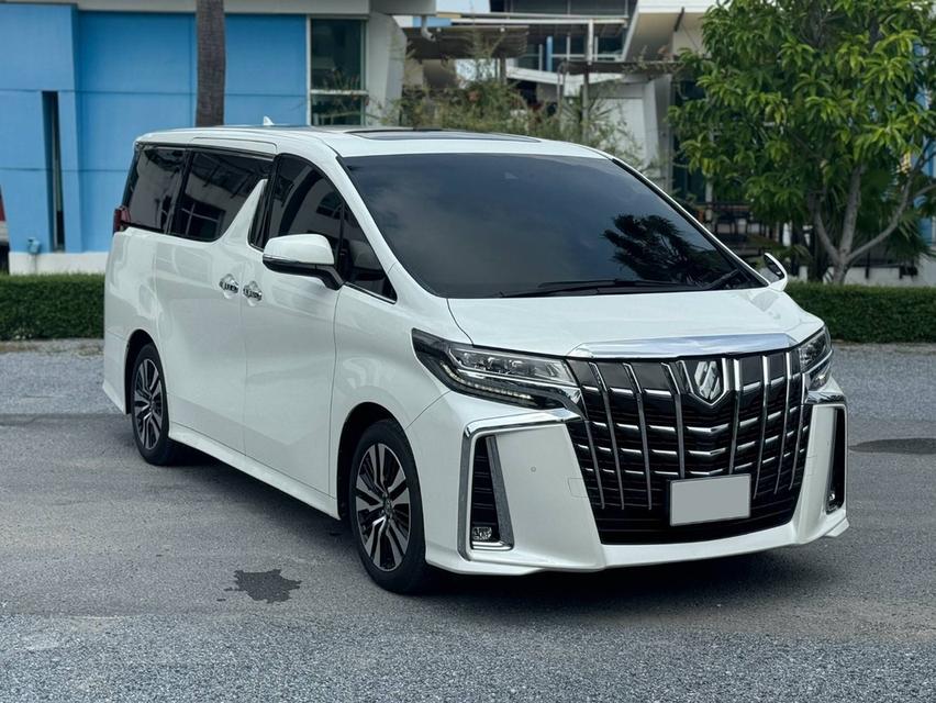 Toyota Alphard 2.5 SC Package ปี 2021 รถใหม่ใช้น้อย ราคาโดนใจ 3