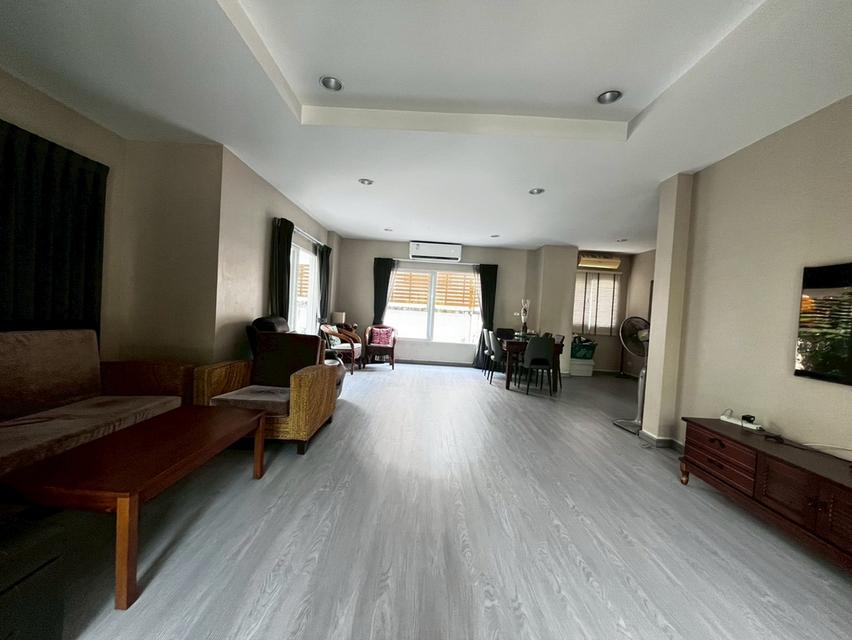 หมู่บ้านเดอะเซนโทร อ่อนนุช-ลาดกระบัง ซอย 20 ถนนลาดกระบัง แขวงลาดกระบัง เขตลาดกระบัง กรุงเทพมหานคร 10