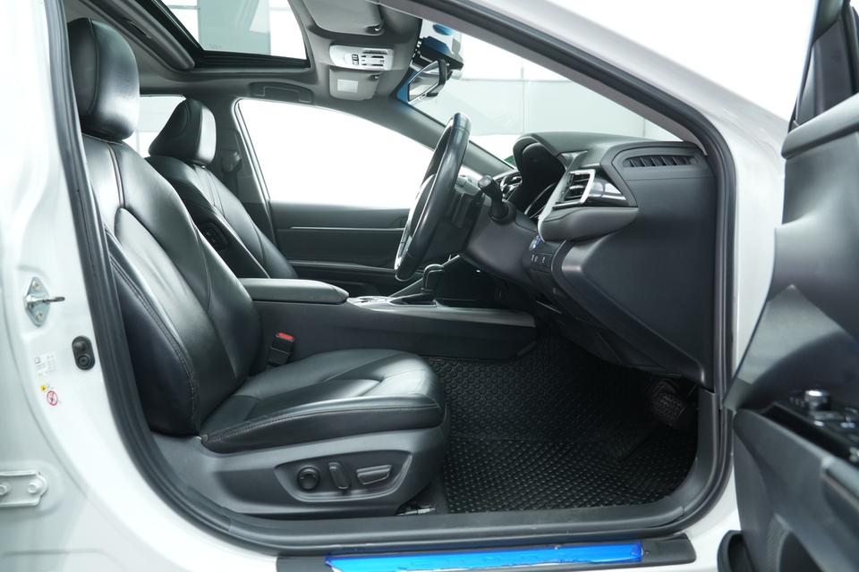 2020 TOYOTA CAMRY 2.5 HYBRID สีขาว เลขไมล์ 82455 กม. 13