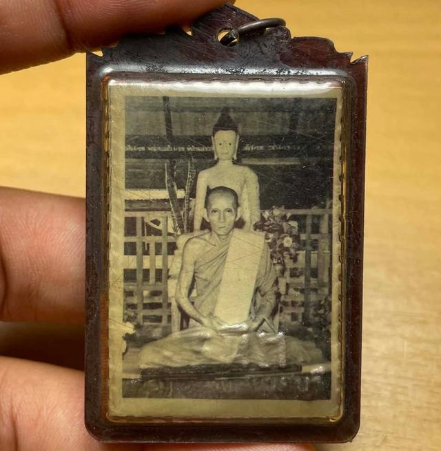 รูปถ่ายหวลวงพ่อกวย ปี06