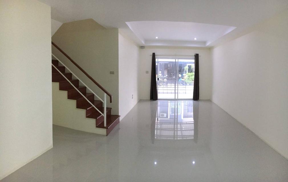 ขายทาวน์เฮ้าส์รีโนเวทใหม่ ม.สวนหลวงวิลล์6 (N.998) 4