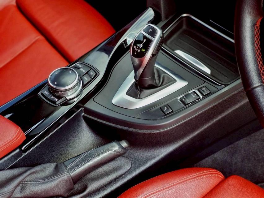Bmw 320i Sport ( F30 ) ปี 2015 รถสวย พร้อมใช้ค่ะ 12