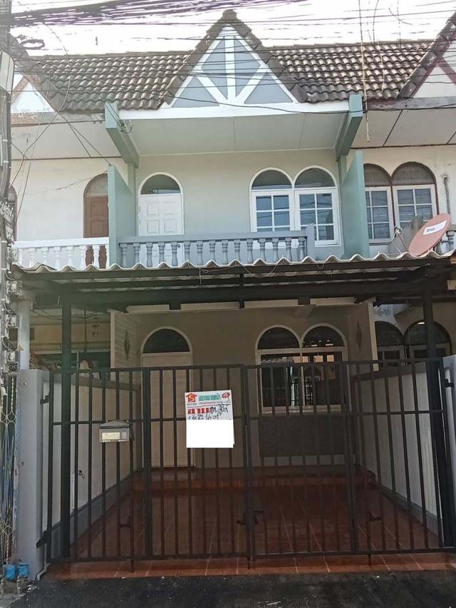 ขาย : ทาวน์เฮาส์ 2 ชั้น เนื้อที่ 16 ตรว. ถนนนวมินทร์ 90  1