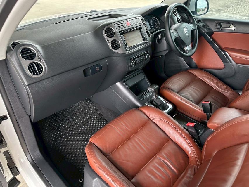 Volkswagen Tiguan TDi 4Motion 2.0L Diesel Turbo Panaromic Glass Roof  12