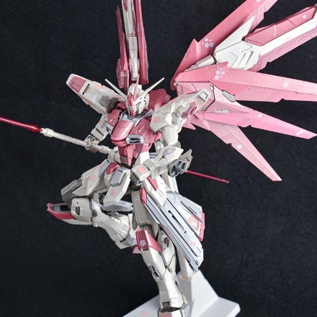 โมเดลกันดั้ม Mg 1/100 Sakura Pink Free Warrior 2.0 3