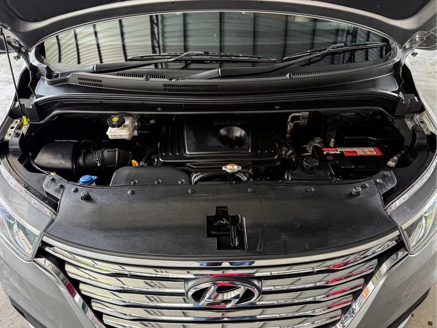 ปี 2018 HYUNDAI H1, DELUXE โฉม ปี18-ปัจจุบันสีเทา เกียร์ออโต้ เครื่องดีเซล มือเดียวป้ายแด 16