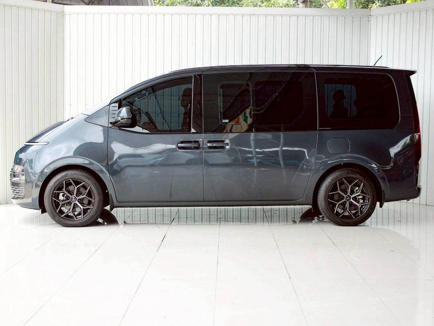 Hyundai Staria 2.2S ปี22