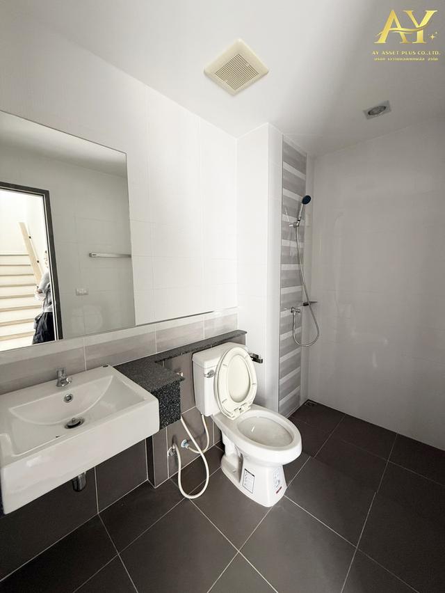 ขายด่วน‼️ ทาวน์โฮม 3 ชั้น หลังงามๆ ราคาดีที่สุดในโครงการ✨18.5 ตร.ว. ม.สัมมากร อเวนิว รามอินทรา-วงแหวน ใกล้รถไฟฟ้าสายสีชมพู เพียง 2.8 ล้าน ‼️ ✅ 10