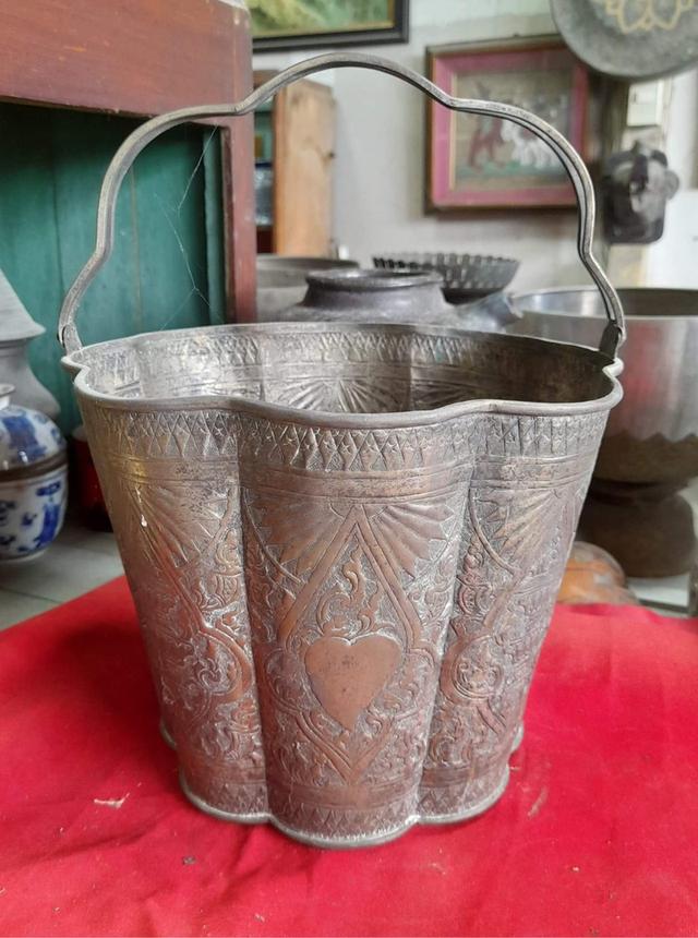 ถังกาน้ำชาโบราณ เนื้อเงิน ถังใส่ปั้นชาโบราณ ถังเงินเก่า ลายกนกไทย รูปพานสองชั้น
