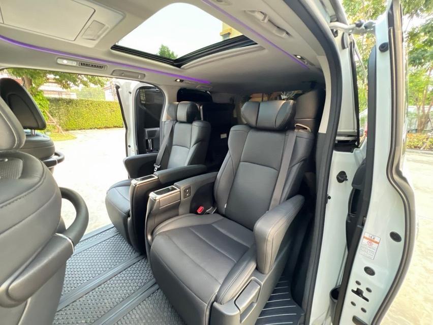 TOYOTA ALPHARD 2.5 SC package 2023รถสวยสภาพป้ายแดง ไมล์น้อย เช็คศูนย์ทุกระยะ เจ้าของดูแลอย่างดี รูปที่ 13