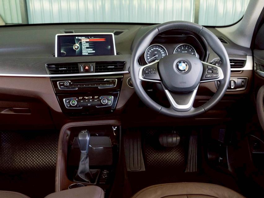 BMW X1 1.5 sDrive18i xLine ปีจด2018 11