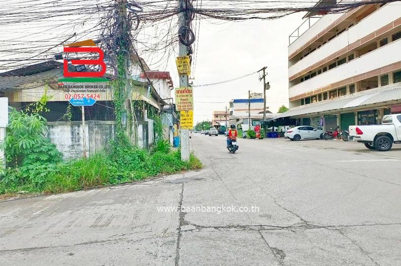 ที่ดินเปล่า ซอยบ้านพักคนชรา (ซอยร่วมสุข 4/19) เนื้อที่ 1-1-82 ไร่ ถนนติวานนท์ ตำบลบ้านใหม่ อำเภอเมืองปทุมธานี จังหวัดปทุมธานี 10