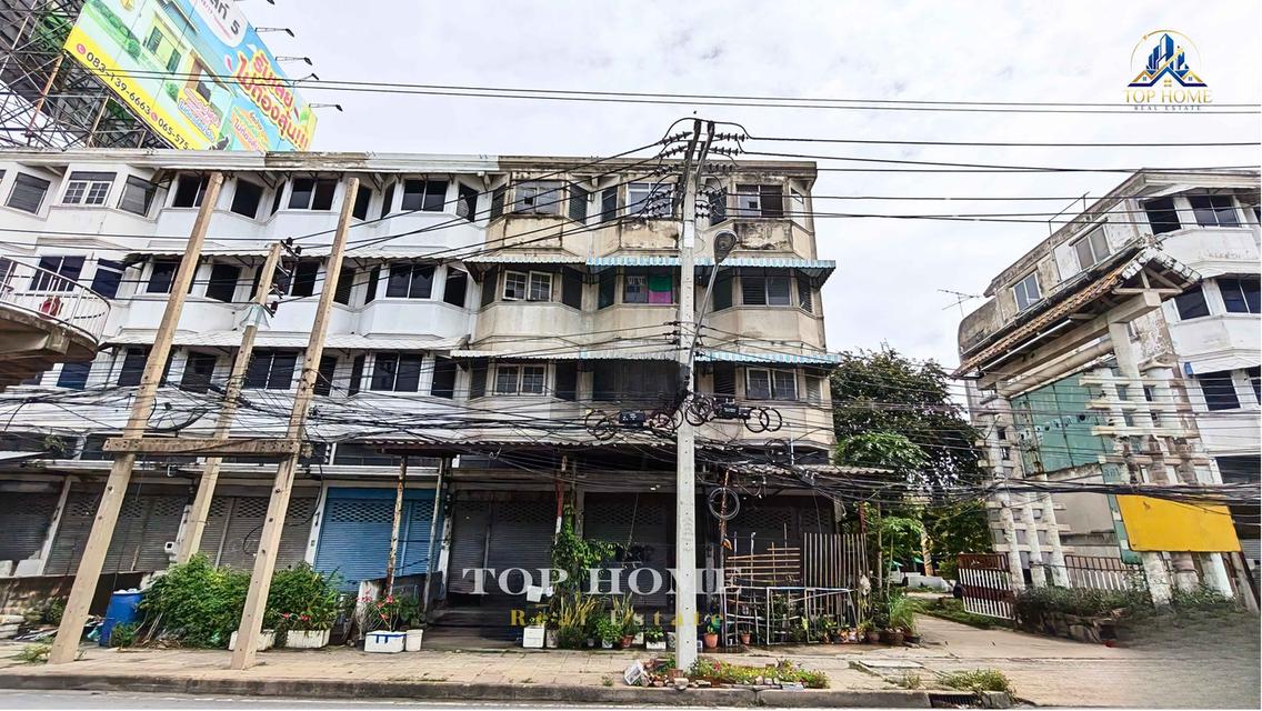 🏢✨ ขายด่วน! อาคารพาณิชย์ 4.5 ชั้น หลังริม ติดถนนบรมราชชนนี 📍 ทำเลเด่น ใกล้ Central ศาลายา เพียง 200 เมตร ! 🌟 3 หลังติดกัน | ซื้อรวมได้ | ซื้อแยกได้ 1