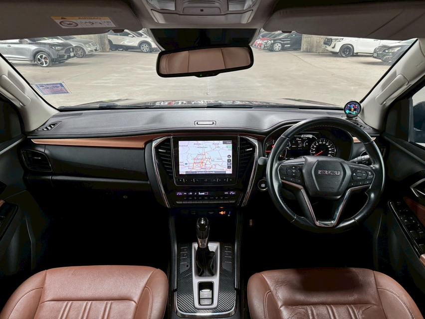 Isuzu MU-X 3.0 Ultimate 2WD Year 2022 13