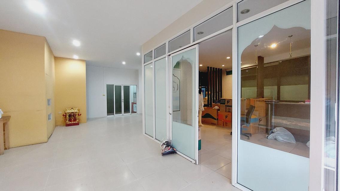 ขายอาคารพาณิชย์ 3 ชั้น หลังมุม ประเวศ สวนหลวง ร.9 (N.644) 2