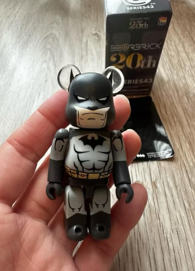 ปล่อยต่อ Bearbrick Batman HUSH