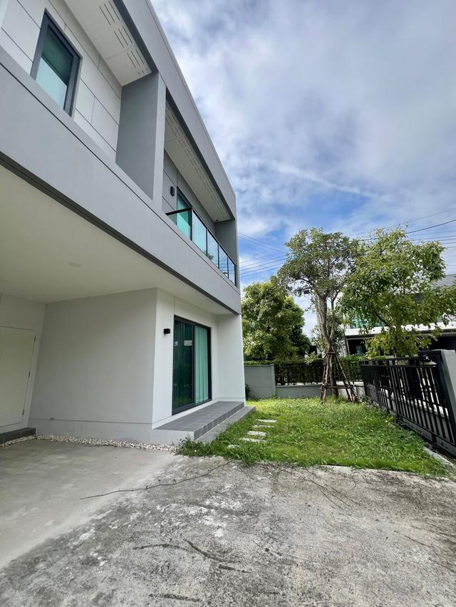 For Sale ขายด่วน บ้านเดี่ยว 3 ห้องนอน หลังมุม หมู่บ้านเซนโทร รามอินทรา - จตุโชติ 2 ( Centro Ramindra–Chatuchot 2 ) สภาพใหม่ พร้อมอยู่ 10