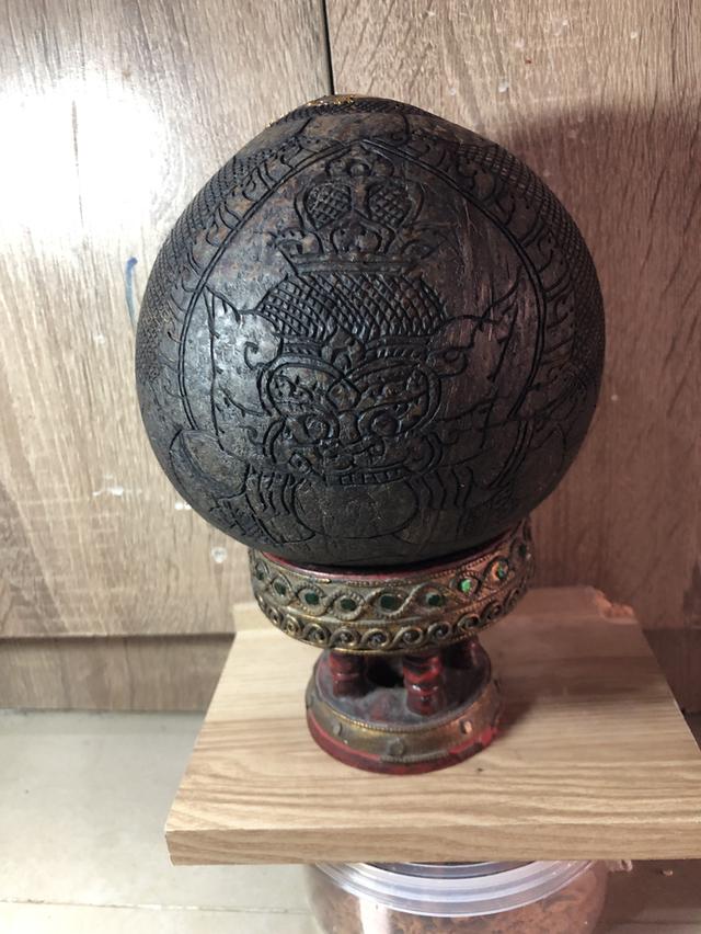 กะลาแกะราหูอมจันทร์ วัดศรีษะทอง