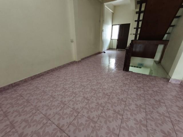 PB5893ให้เช่า อาคารพาณิชย์ 2 ชั้นครึ่ง ย่านเมืองเก่าเขตพระนคร สามเสน ซอยวัดตรีทศเทพ ถนนประชาธิปไตย 4