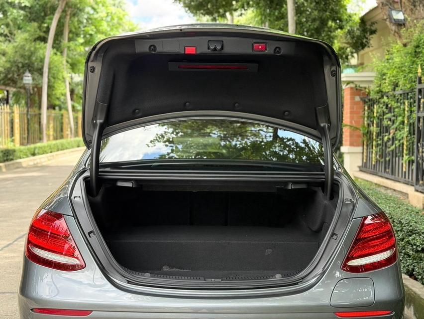 (แจ้งรหัสรถ PJP9026) 2020 MERCEDES-BENZ E300e Avantgarde รูปที่ 19