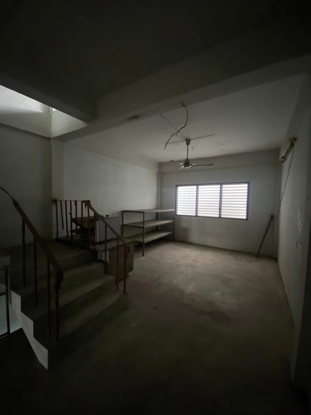 For sale by owner! 2-unit shophouse in Charan area, near the MRT, 4.8M 9