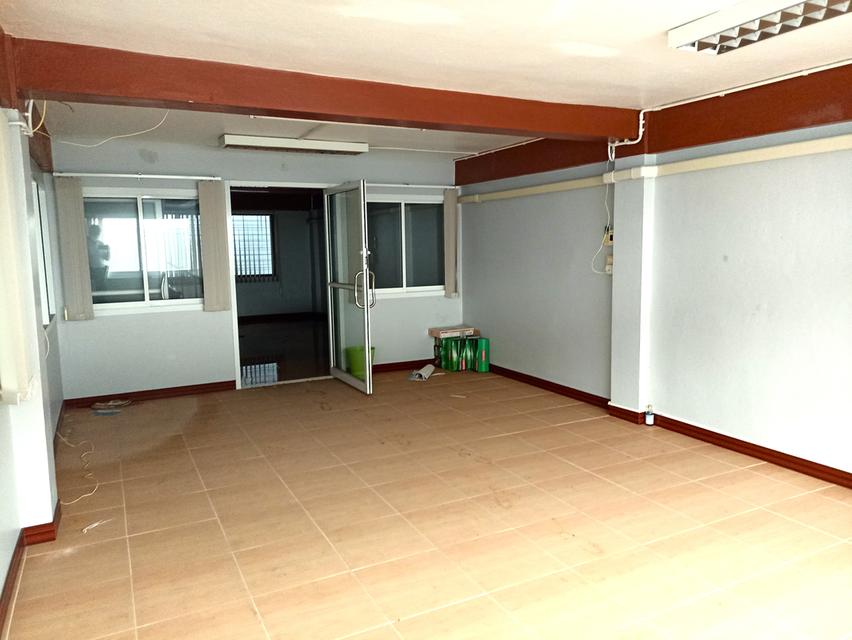 ขายสำนักงาน 3 คูหา สุขุมวิท 71, กรุงเทพ 8