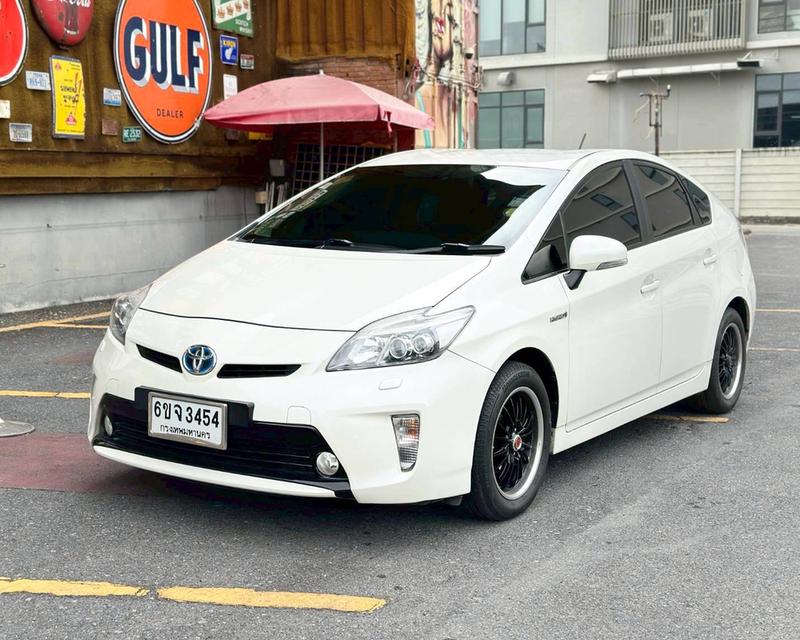Toyota Prius 1.8 Hybrid เกียร์ออโต้ สีขาว ปี 2012 10