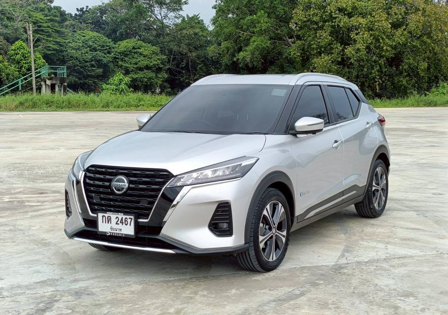 NISSAN Kicks Wagon 4dr V FWD 1.2i Y22 (mnc)สีเทา ออโต้ รถสวยรถบ้านสภาพป้ายแดง