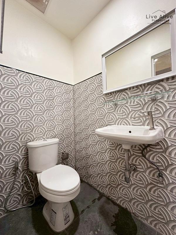 ขายทาวน์เฮาส์ 2 ชั้น NexHaus44 ปากซอยอ่อนนุช 44 เดินทางเข้าโซนทองหล่อ พระราม 9 รีโนเวทใหม่ทั้งหลัง พร้อมเข้าอยู่ โทร 085-826-6936 15