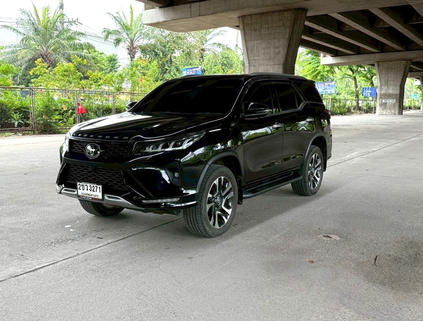 ขายรถ Toyota Fortuner 2.8 Legender 2WD ปี 2022 สีดำ เกียร์ออโต้