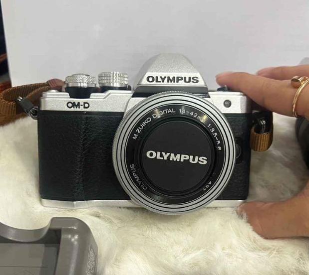 Olympus OMD E-M10 II 3