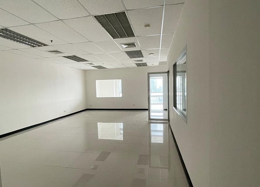 พื้นที่สำนักงาน ออฟฟิศ ในอาคาร Jewelry Trade Center ติด BTS สุรศักดิ์ 100 ตรม ชั้น 37 วิวแม่น้ำ 4