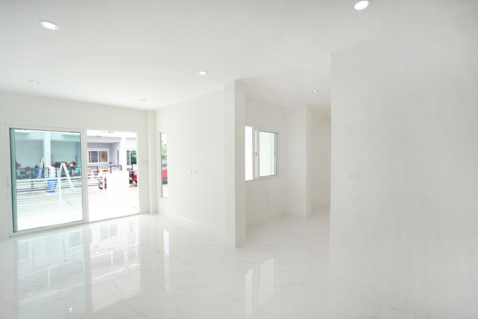 ทาวน์เฮ้าส์หมู่บ้านลภาวัน 22  6