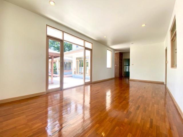 ขายบ้านเดี่ยว 2 ชั้น พื้นที่ครึ่งไร่ โครงการฟอเรสต์โฮม ติดถนนรังสิต–นครนายก คลอง 7 บ้านรีโนเวทตกแต่งใหม่บรรยากาศร่มรื่น 3