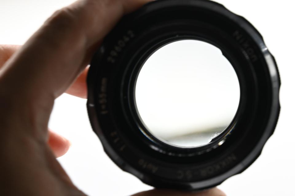เลนส์มือหมุน  Nikon Nikkor 55mm f/1.2 S.C Non-Ai 15