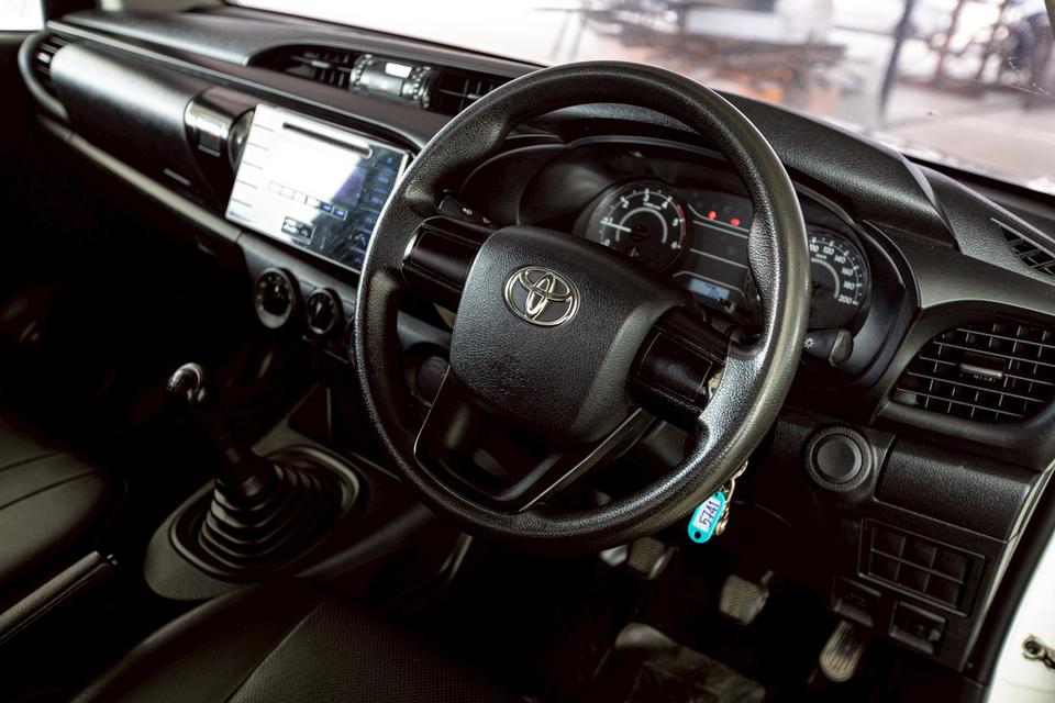 Toyota Revo 2.4J Standard Cab สีขาว เกียร์ธรรมดา ปี 2017  16
