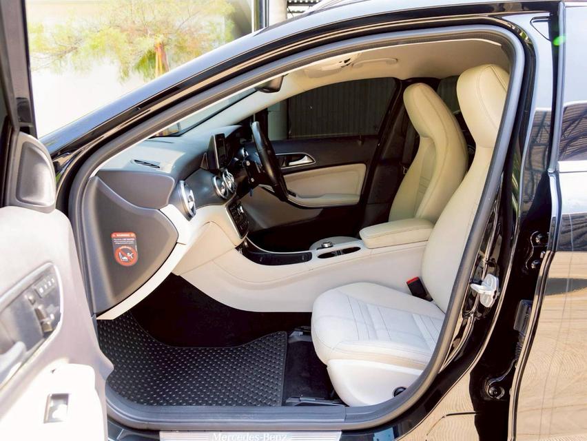 Mercedes Benz GLA200 1.6 Urban ปี 2015 รูปที่ 13