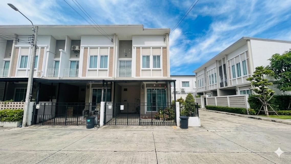 🏡✨ ขายทาวน์โฮมหลังมุม ม.เวียสต้า พระราม 2 ทำเลดี พร้อมอยู่ เดินทางสะดวก! ✨🏡 2