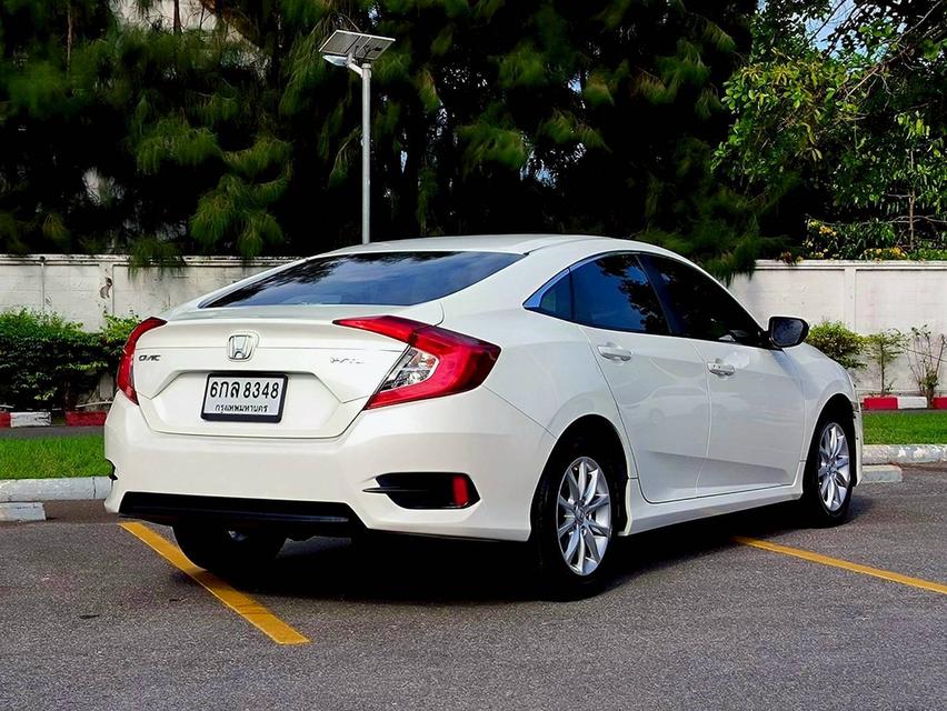 Honda Civic FC 1.8 E ปี2017 5