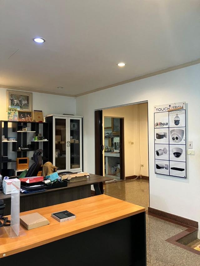 ขายบ้านเดี่ยว 2 ชั้น หมู่บ้านนริศรา ติดถนนประชาอุทิศ เหมาะเป็นโฮมออฟฟิศ เดินทางสะดวก ใกล้ม.เทคโนโลยีพระจอมเกล้าธนบุรี 6