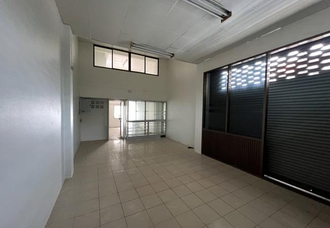 ขายอาคารพาณิชย์ หมู่บ้านสินธร แฮปปี้แลนด์ เนื้อที่ 25.4 ตร.ว. 3 ชั้น 2 นอน 2 น้ำ ห้องมุม 4