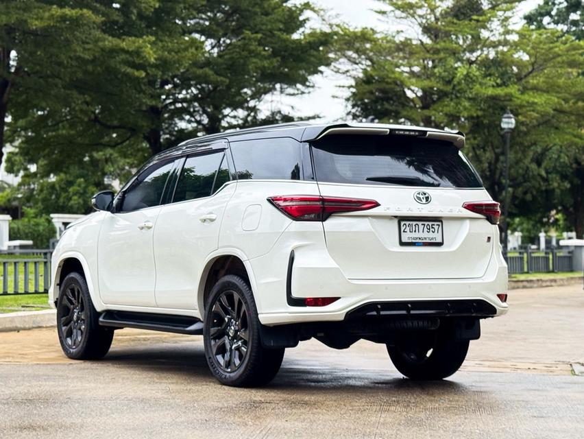 (แจ้งรหัสรถ AVA7357) 💥⭐️ Toyota Fortuner 2.8 GR Sport AT 4WD Black Top ปี 2022 รูปที่ 5
