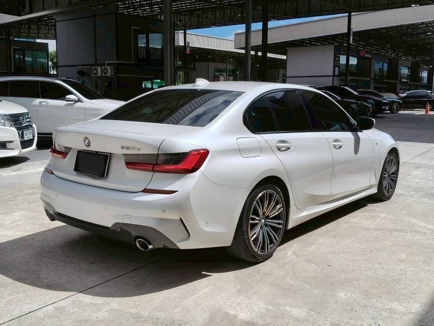 รหัสรถ KPC53 ‼️BMW  320d  M Sport สีขาว ตัว Top ยางใหม่ มี Bsi ‼️ 3